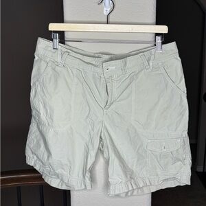 Columbia Women's Cargo Shorts Light Tan 100% Cotton Size 14 with 8” Inseam